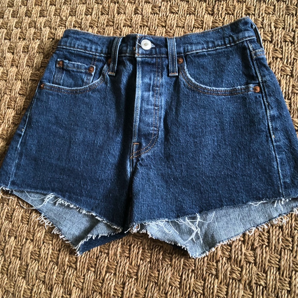 NWOT Levi’s 501 Original Fit High-Rise Dark Blue cutoff denim shorts